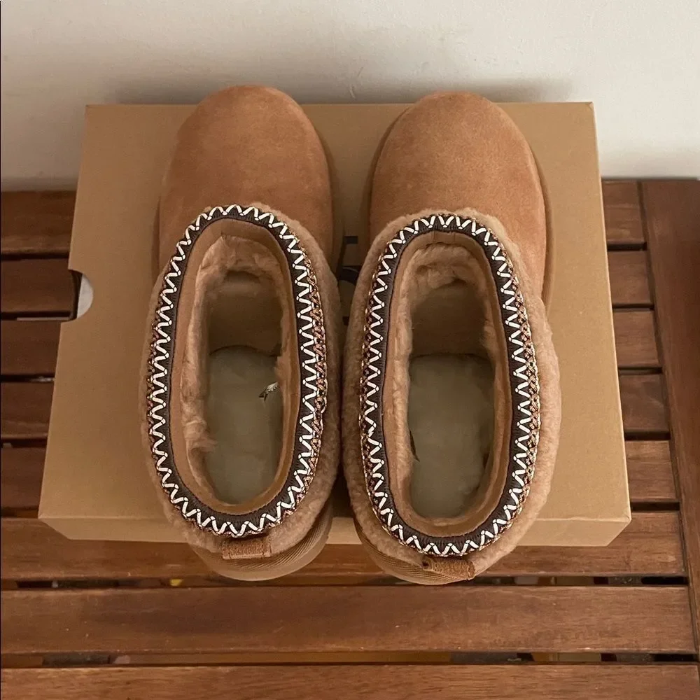 UGG  Classic Ultra Mini Maxi Curly Booties Chestnut USA Women Size 9/UK 7/EU 40